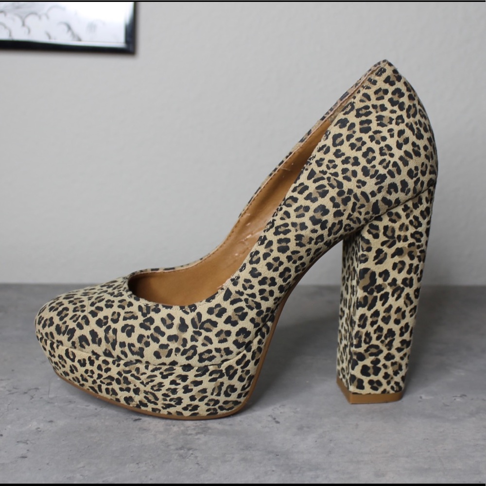 Gianni Bini Cheetah Pumps